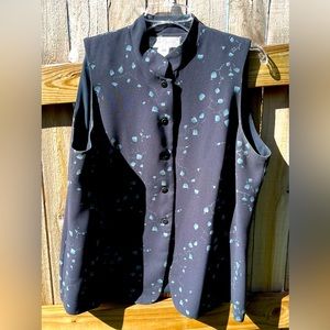 Jones Wear Navy/Light Blue Sleeveless Blouse